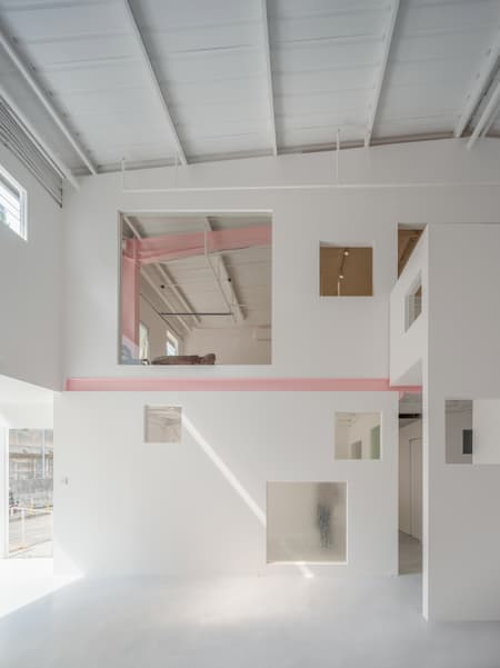 Apelron Contemporary